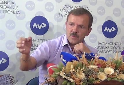 Bivši direktor agencije za saobraćaj vozio sa falsifikovanom dozvolom Bivši direktor agencije za saobraćaj vozio sa falsifikovanom dozvolom