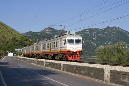 Uspostavljen saobraćaj na pruzi Podgorica-Bar Uspostavljen saobraćaj na pruzi Podgorica-Bar