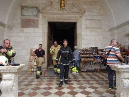 ČUBROVIĆ: Požar nije uzrokovao veću štetu na Katedrali ČUBROVIĆ: Požar nije uzrokovao veću štetu na Katedrali