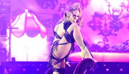 Dženifer Lopez zapalila publiku erotskim nastupom Dženifer Lopez zapalila publiku erotskim nastupom