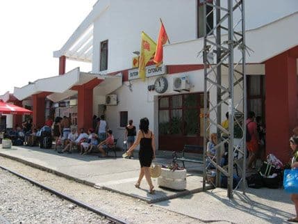 Zbog pada napona u kvaru voz na relaciji Bar - Podgorica Zbog pada napona u kvaru voz na relaciji Bar - Podgorica