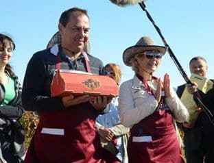 VIDEO: Na Plantažama obilježen kraj berbe, odziv „VIP“ berača slabiji zbog lošeg vremena VIDEO: Na Plantažama obilježen kraj berbe, odziv „VIP“ berača slabiji zbog lošeg vremena