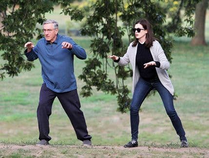 Robert de Niro i En Hatavej: Tai či u parku Robert de Niro i En Hatavej: Tai či u parku