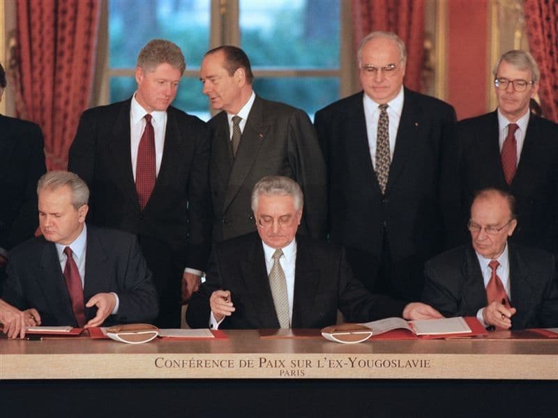 CIA: Tri amigosa večerala pored raketa CIA: Tri amigosa večerala pored raketa