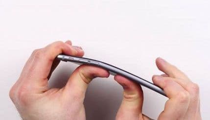 Epl zamjenjuje telefone "Ajfon" koji se savijaju Epl zamjenjuje telefone "Ajfon" koji se savijaju