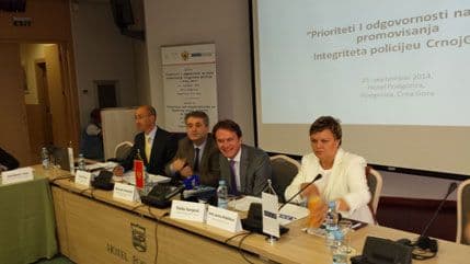 Integritet i borba protiv korupcije u policiji ključni kriterijumi na putu Crne Gore ka EU Integritet i borba protiv korupcije u policiji ključni kriterijumi na putu Crne Gore ka EU