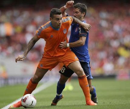 Van Gal dovodi štopera iz Valensije? Van Gal dovodi štopera iz Valensije?