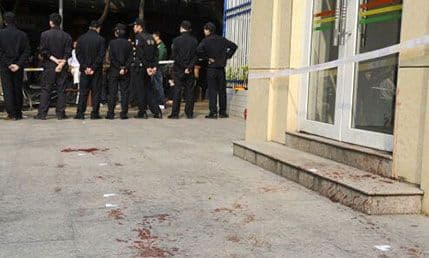 Stampedo u osnovnoj školi u Kini, poginulo šestoro dece Stampedo u osnovnoj školi u Kini, poginulo šestoro dece