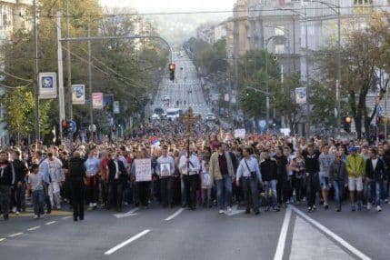 Parada „Dveri“: SPC nudi duhovno izliječenje učesnicima Prajda (FOTO) Parada „Dveri“: SPC nudi duhovno izliječenje učesnicima Prajda (FOTO)