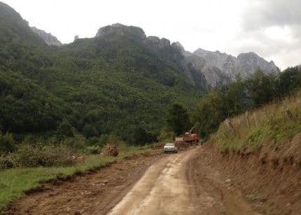 Pokrenuta akcija proširenja puta od Gusinja do Grebaja Pokrenuta akcija proširenja puta od Gusinja do Grebaja