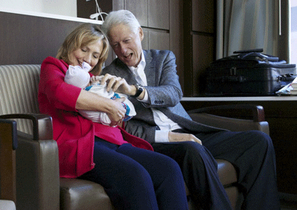 Hilari i Bil Klinton postali baba i đed, Čelsi dobila ćerku Hilari i Bil Klinton postali baba i đed, Čelsi dobila ćerku