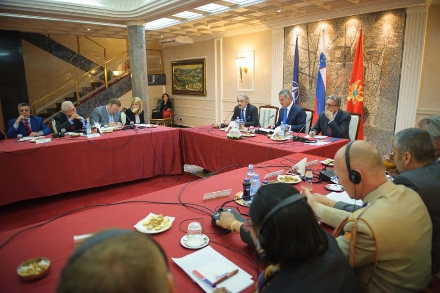 Đukanović sa ambasadorima NATO: Pohvale za ostvareno i podrška za dalji napredak Đukanović sa ambasadorima NATO: Pohvale za ostvareno i podrška za dalji napredak