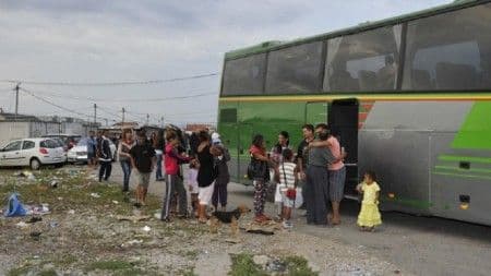 Raseljeni sa Kosova lakše do dokumenata Raseljeni sa Kosova lakše do dokumenata