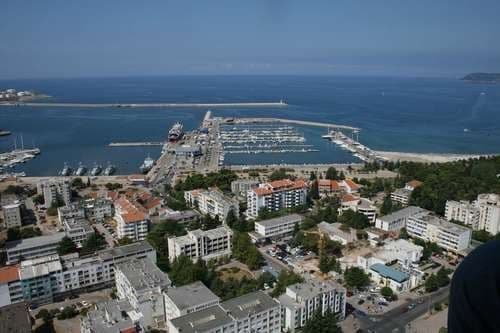 BAR: Sletjela biciklom u provaliju BAR: Sletjela biciklom u provaliju