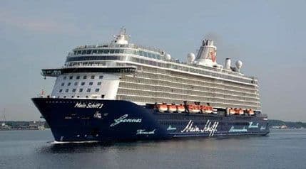 Uplovili megakruzeri sa po 3.000 putnika Uplovili megakruzeri sa po 3.000 putnika