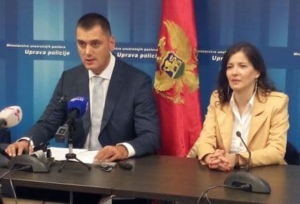 UP: U akciji Vilson uhapšene dvije osobe zbog sumnje za iznudu 60.000 eura UP: U akciji Vilson uhapšene dvije osobe zbog sumnje za iznudu 60.000 eura