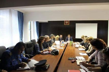 Intenzivirati aktivnosti kako bi raseljena lica riješila svoj status Intenzivirati aktivnosti kako bi raseljena lica riješila svoj status