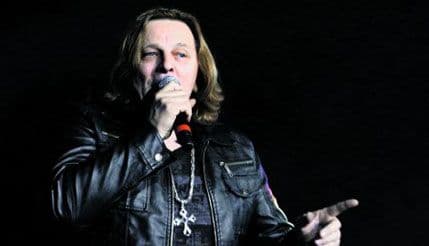 Lepa Brena želi da vrati staru slavu Danijelu Popoviću Lepa Brena želi da vrati staru slavu Danijelu Popoviću