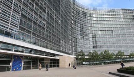 EU trazi od Španije objašnjenje kako se bolničarka zarazila ebolom EU trazi od Španije objašnjenje kako se bolničarka zarazila ebolom