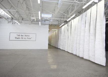 „All The News That’s Fit To Print“: Šoškićeva instalacija u prestižnoj američkoj galeriji „Mana Contemporary“ „All The News That’s Fit To Print“: Šoškićeva instalacija u prestižnoj američkoj galeriji „Mana Contemporary“