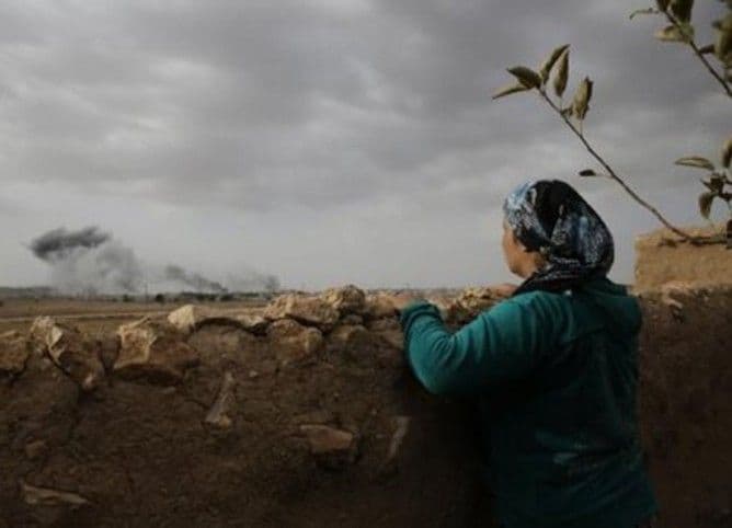 Žena predvodi Kurde u borbi za Kobane Žena predvodi Kurde u borbi za Kobane