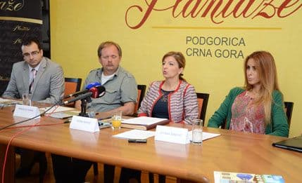 Plantaže: Nov način korišćenja otpada iz prerade grožđa i voća (VIDEO) Plantaže: Nov način korišćenja otpada iz prerade grožđa i voća (VIDEO)