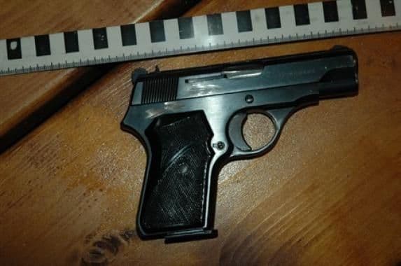 Oduzeto oružje u Ulcinju, Nikšiću i Danilovgradu, uhapšena jedna osoba Oduzeto oružje u Ulcinju, Nikšiću i Danilovgradu, uhapšena jedna osoba