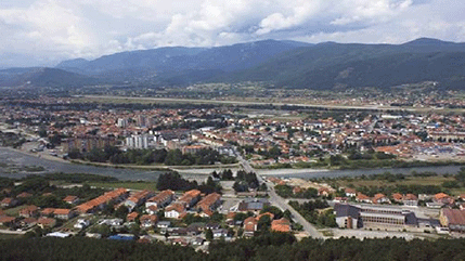 Auto blizu Berana sletjelo sa puta: Dvoje u životnoj opasnosti Auto blizu Berana sletjelo sa puta: Dvoje u životnoj opasnosti