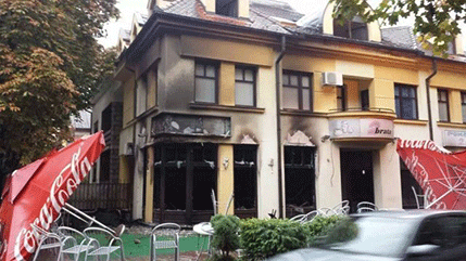 SOMBOR: Molotovljev koktel na pekaru koju drže Albanci SOMBOR: Molotovljev koktel na pekaru koju drže Albanci