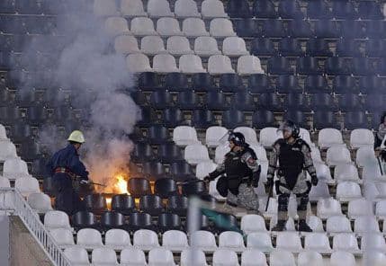 Neredi na stadionu Partizana Neredi na stadionu Partizana
