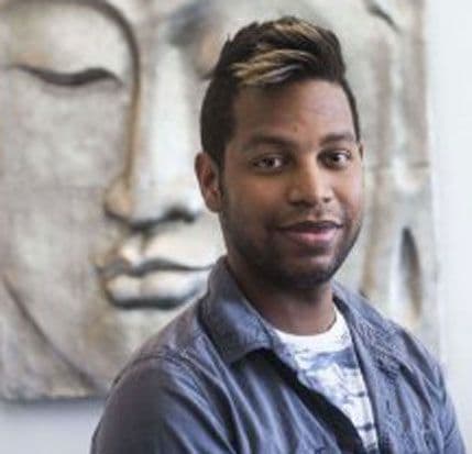 Upoznajte 23-godišnjaka koji zarađuje 500.000 dolara godišnje na Tviteru Upoznajte 23-godišnjaka koji zarađuje 500.000 dolara godišnje na Tviteru