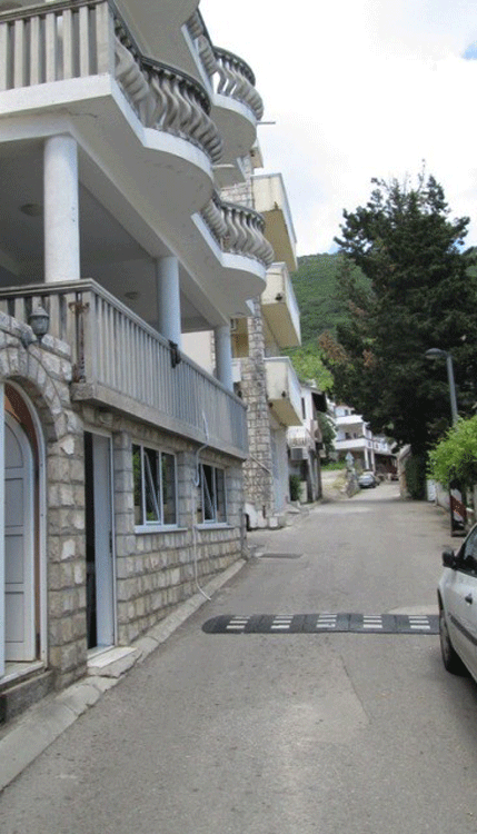 Molotovljevim koktelima na objekte Rajka Kuljače Molotovljevim koktelima na objekte Rajka Kuljače