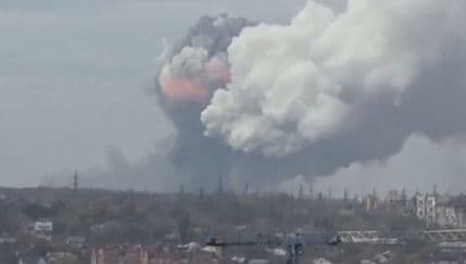 Ukrajina: Pogođeno hemijsko postrojenje? (VIDEO) Ukrajina: Pogođeno hemijsko postrojenje? (VIDEO)