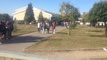 Ne valja kada nas neka leteća zastava ovako pomami Ne valja kada nas neka leteća zastava ovako pomami