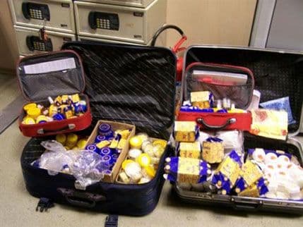 UC: Oduzeti kozmetički proizvodi vrijednosti oko 1.000 eura UC: Oduzeti kozmetički proizvodi vrijednosti oko 1.000 eura