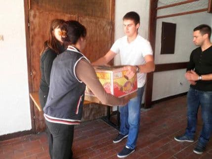 Cetinje: Uručeni paketi pomoći za 20 najugroženijih porodica Cetinje: Uručeni paketi pomoći za 20 najugroženijih porodica