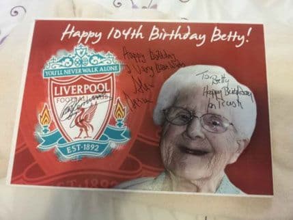 Posebno iznenađenje za 104. rođendan "omiljene britanske bake" Posebno iznenađenje za 104. rođendan "omiljene britanske bake"