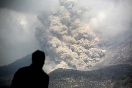 Naučnici: "Japan bi mogao da nestane za 100 godina" Naučnici: "Japan bi mogao da nestane za 100 godina"