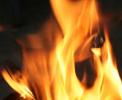 NIKŠIĆ: U požaru uništen stan i pomoćni objekat NIKŠIĆ: U požaru uništen stan i pomoćni objekat