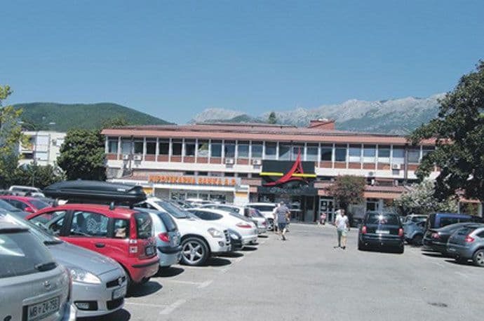 Brano Mićunović postao vlasnik 3,6 hiljada kvadrata u Budvi Brano Mićunović postao vlasnik 3,6 hiljada kvadrata u Budvi