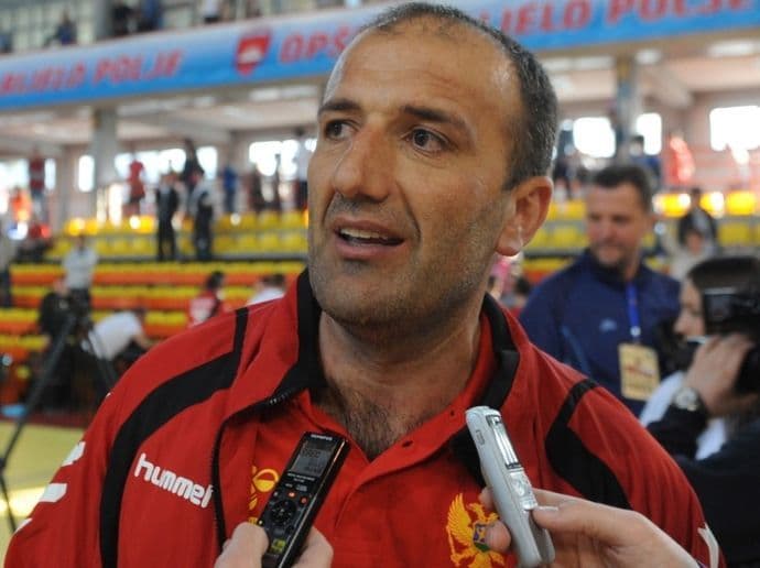 Adžić računa na 28 igračica za EP u Hrvatskoj i Mađarskoj Adžić računa na 28 igračica za EP u Hrvatskoj i Mađarskoj