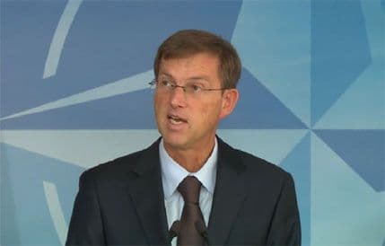 Cerar: Učinićemo sve da Crna Gora do kraja 2015. dobije poziv za NATO Cerar: Učinićemo sve da Crna Gora do kraja 2015. dobije poziv za NATO