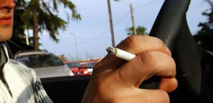 U Engleskoj zabranjeno pušenje i u kolima U Engleskoj zabranjeno pušenje i u kolima