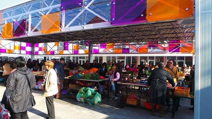 CETINJE: Prvi pazarni dan na rekonstruisanoj gradskoj tržnici CETINJE: Prvi pazarni dan na rekonstruisanoj gradskoj tržnici