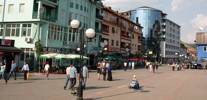 Bačena eksplozija na objekat Izeta Muratovića Bačena eksplozija na objekat Izeta Muratovića