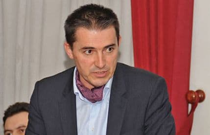 MARTINOVIĆ: Prijedlog SDP-a ,,kaučuk norma“, izvanredan model za zloupotrebe MARTINOVIĆ: Prijedlog SDP-a ,,kaučuk norma“, izvanredan model za zloupotrebe