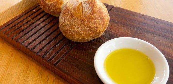 Umakanje hleba u maslinovo ulje smanjuje rizik od infarkta Umakanje hleba u maslinovo ulje smanjuje rizik od infarkta