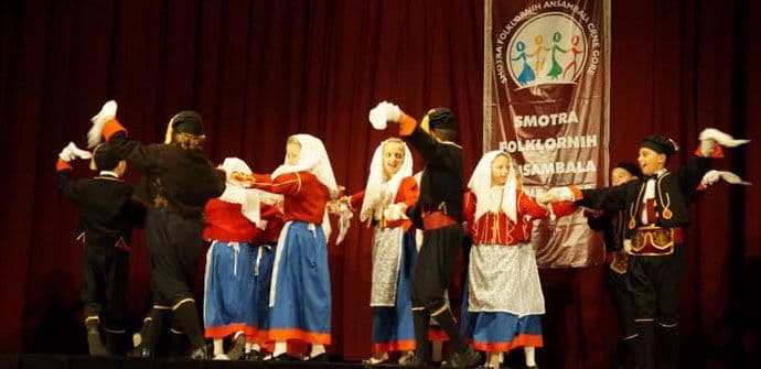 Seminar dječijih igara u Tuzima Seminar dječijih igara u Tuzima