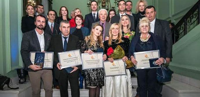 „Iskre“ zasijale za bolje društvo „Iskre“ zasijale za bolje društvo