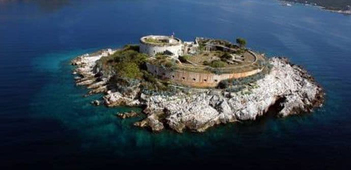 Vlada i Orascom usaglašavaju ključna pitanja oko zakupa ostrva Lastvica Vlada i Orascom usaglašavaju ključna pitanja oko zakupa ostrva Lastvica